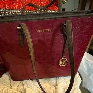 Michael Kors Jet Set Medium Mulberry Leather Front Zip Chain Tote Bag Handbag